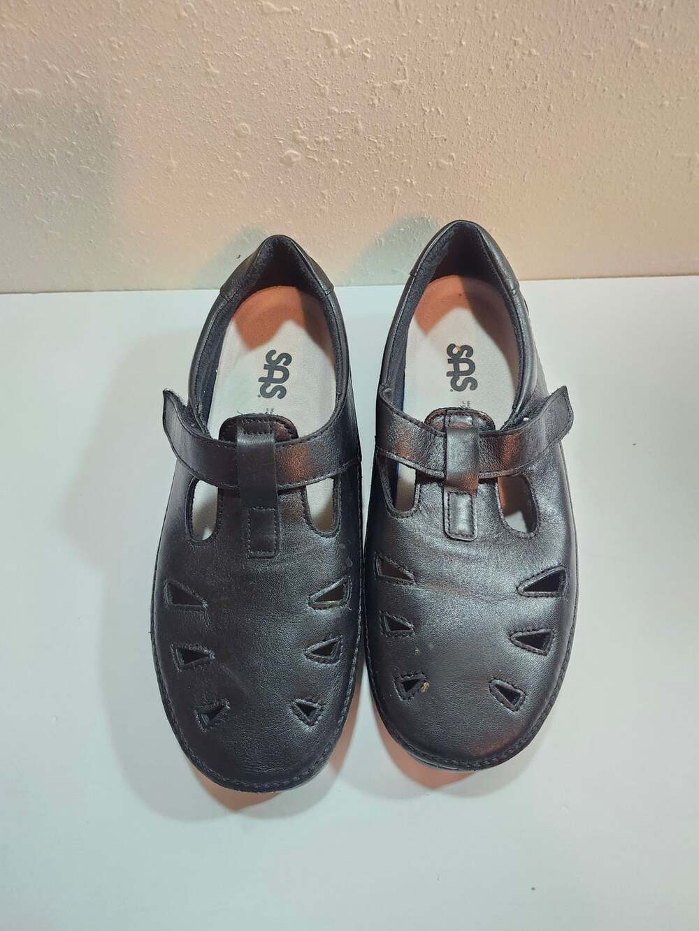 SAS Women's Roamer Black Leather T-Strap Comfort Loafer Size 8.5 WW